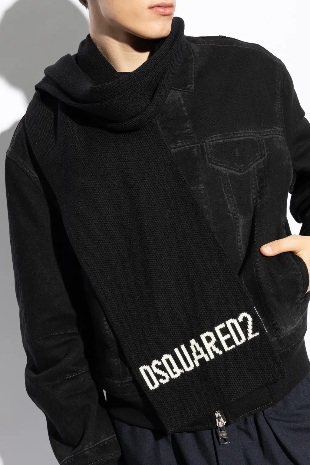Dsquared2 Logo-Intarsia Scarf