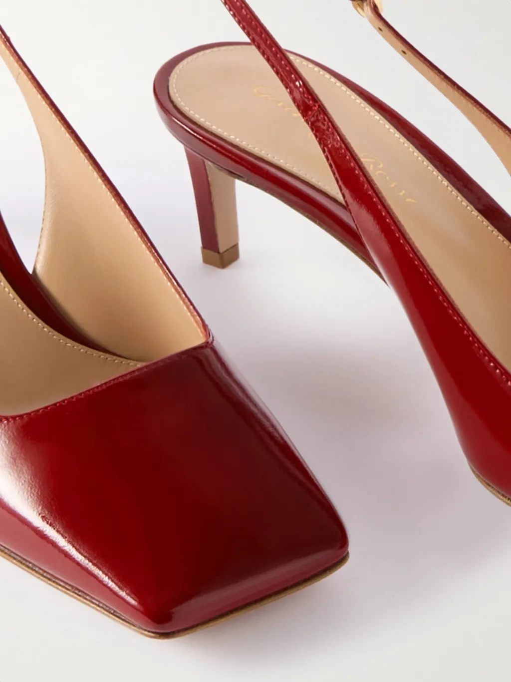 High-Heeled Sandals With Square Heads And Bright Skins