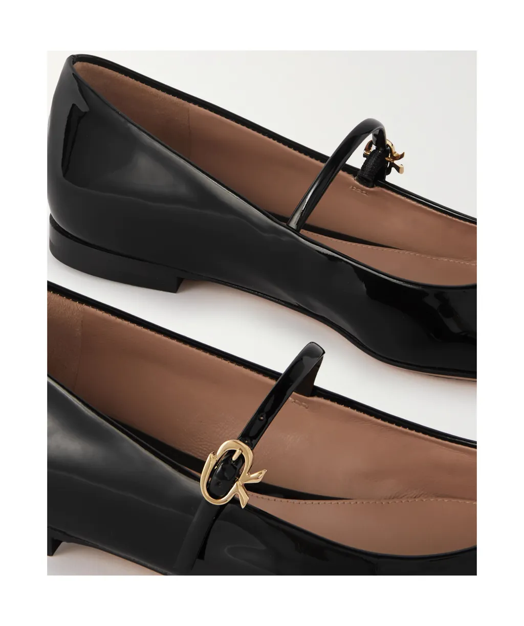 Pointed Flat Shoes