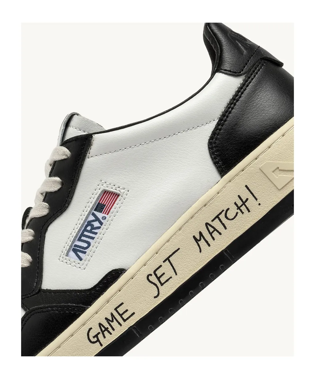 Autry Medalist Low-Top Sneakers