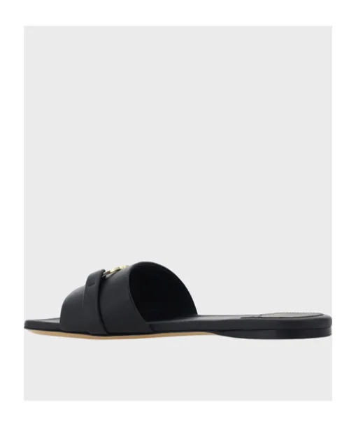 Flat-Bottomed Sandals
