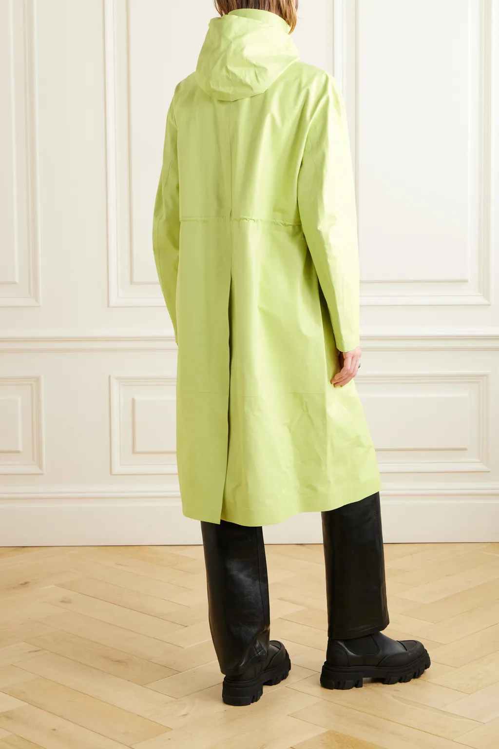 Long-Sleeved Windbreaker
