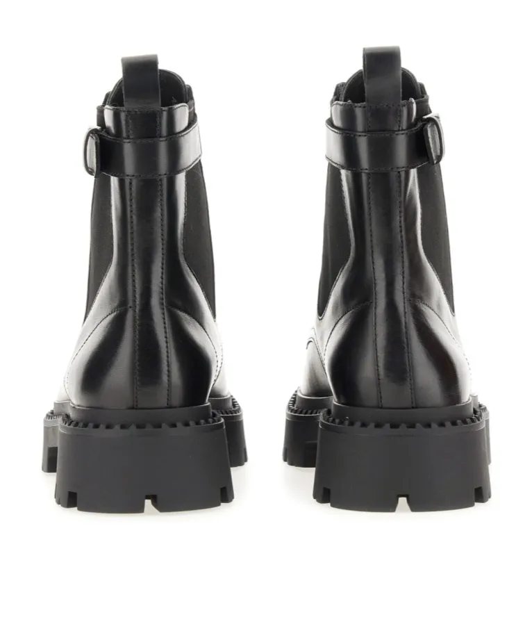 Round-Head Laced Short Boots