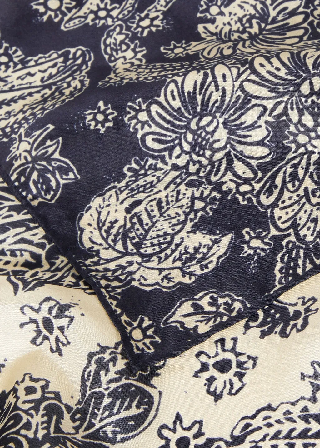 Habutai Carré Silk Scarf