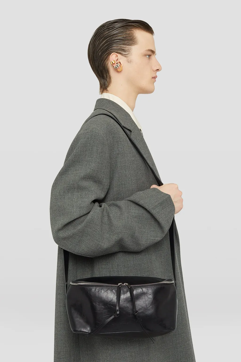 Jil Sander Logo Debossed Zipped Medium Shoulder Bag