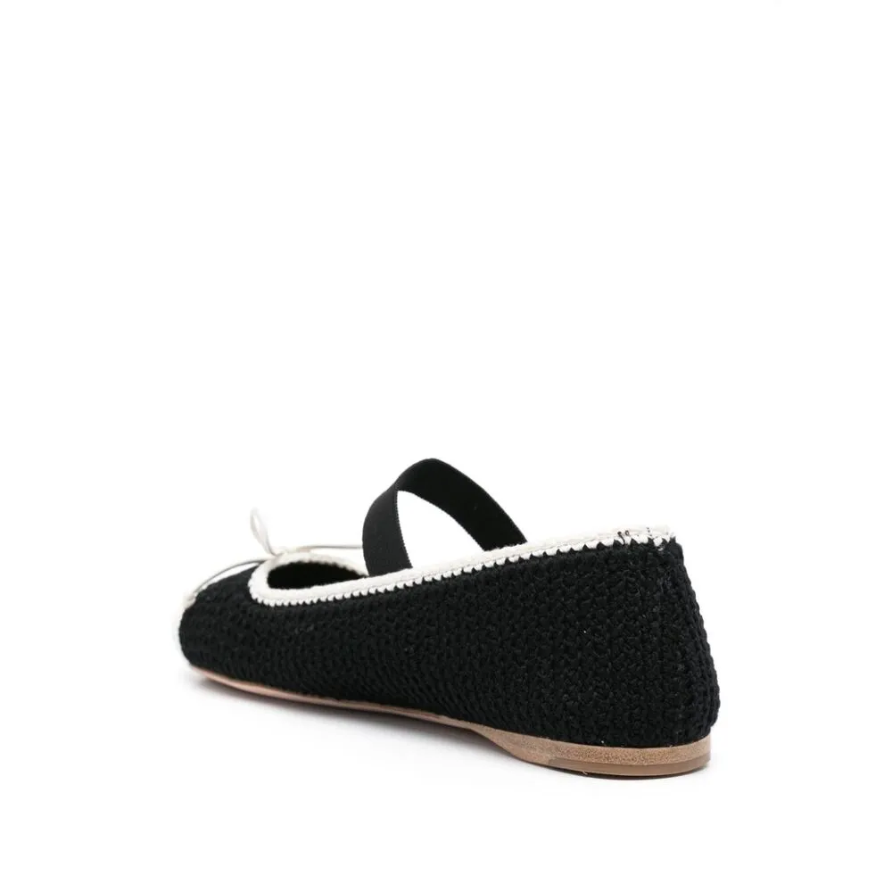 Bow-Decorated Flat Shoes