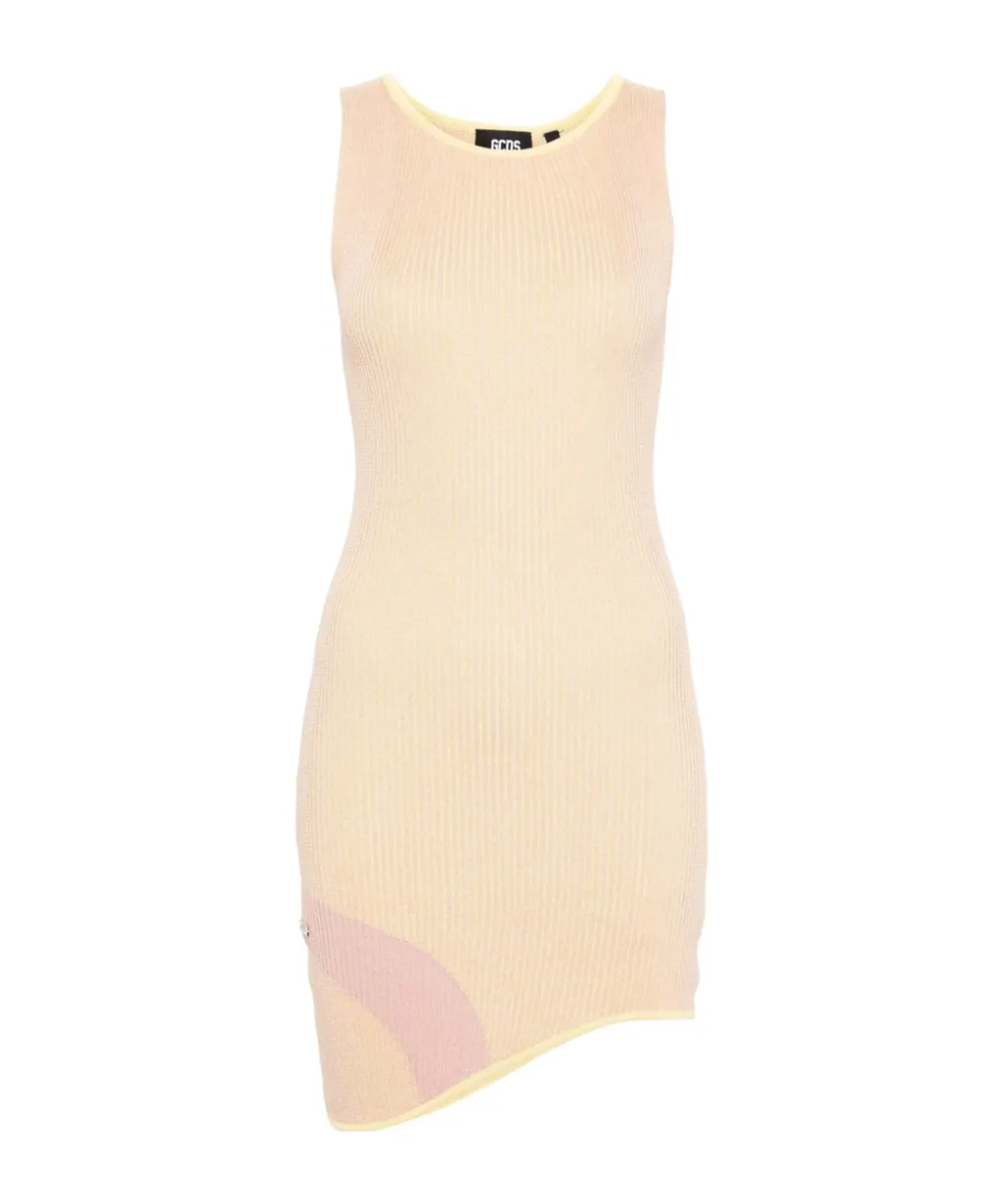 A Round-Necked Color Dress