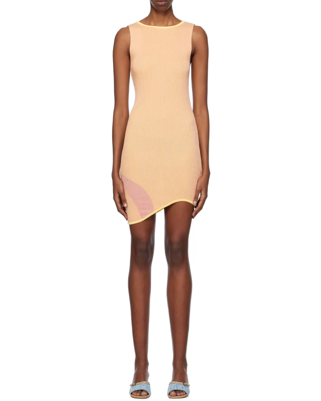 A Round-Necked Color Dress