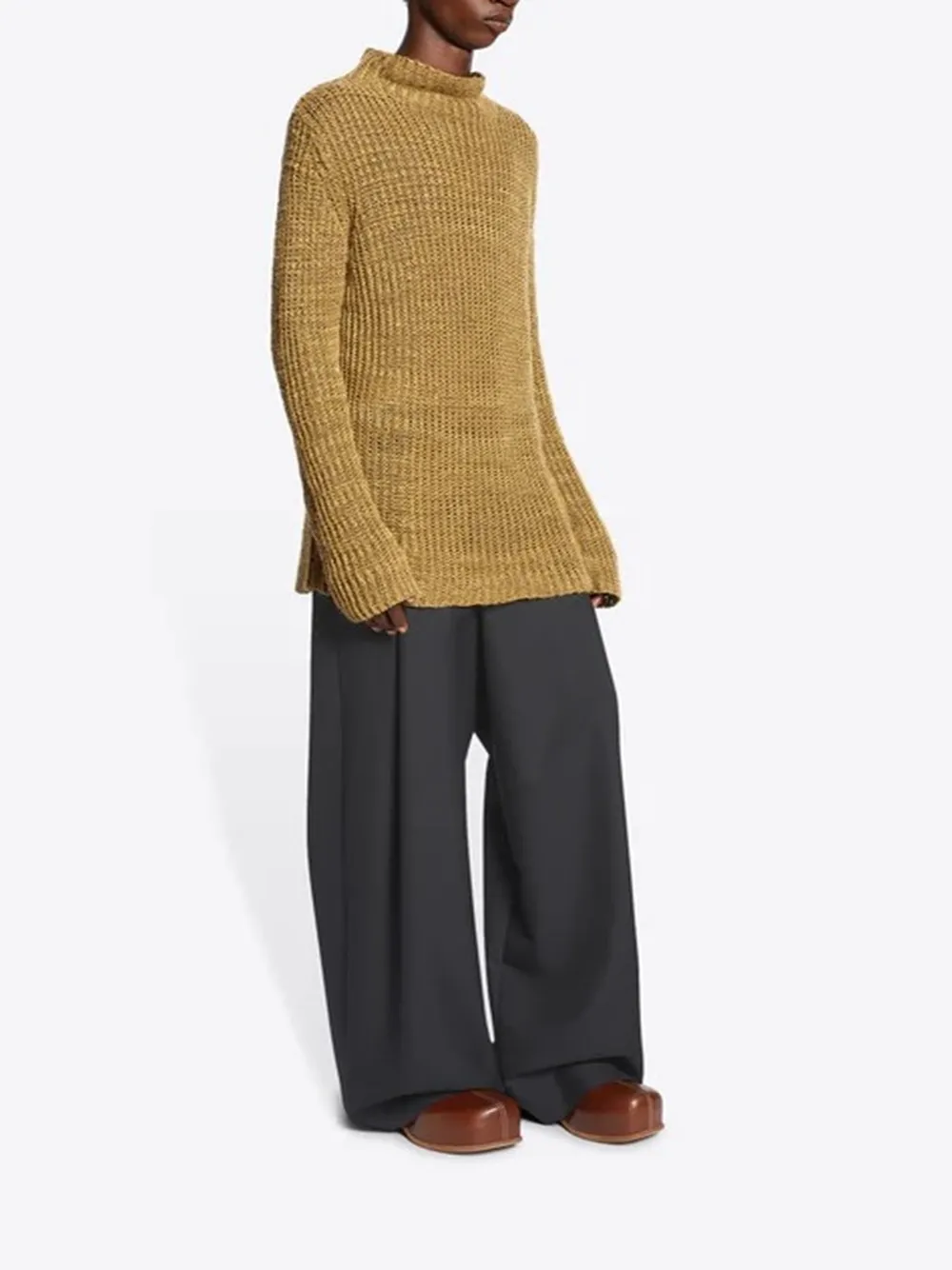 High-Necked Long-Sleeved Sweater