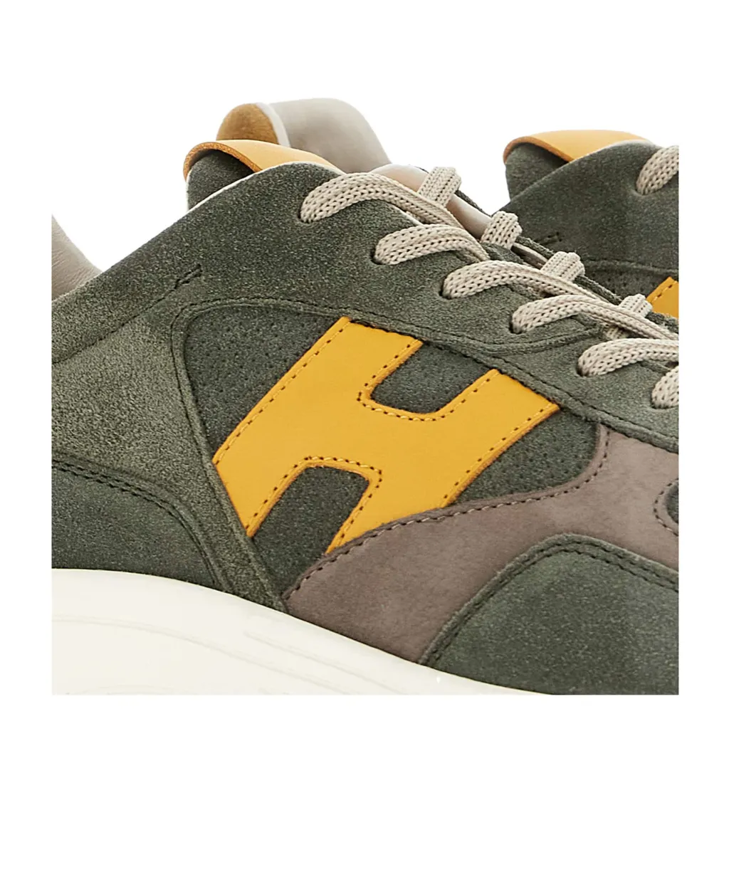 Hyperlight Lace-Up Sneakers