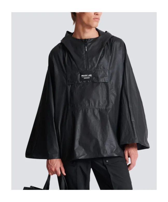Balmain Main Lab Cape