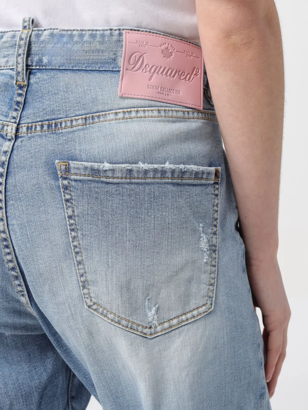 Dsquared2 642 Tapered-Leg Distressed Jeans