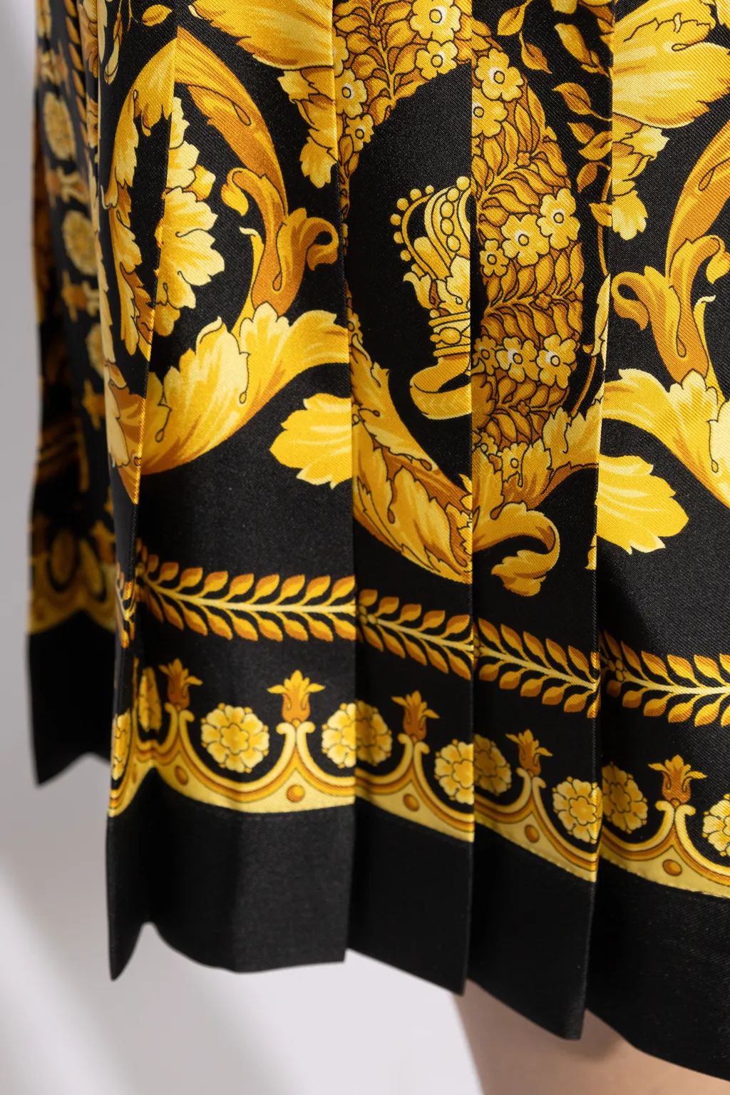 Versace Pattern-Printed Pleated Skirt