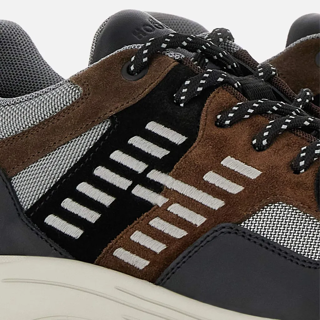 Hyperlight Lace-Up Sneakers