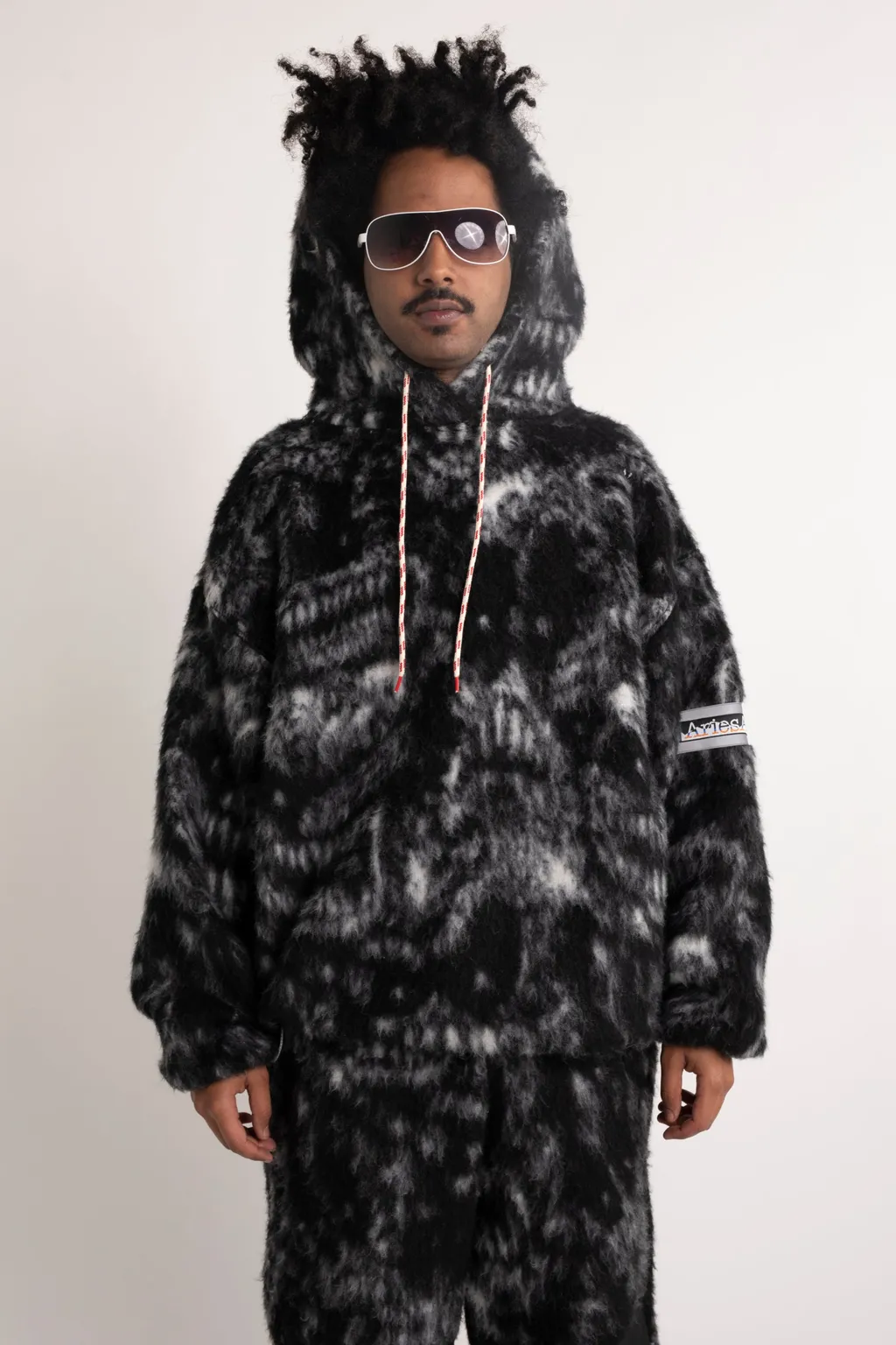 Logo-Patch Drawstring Hoodie