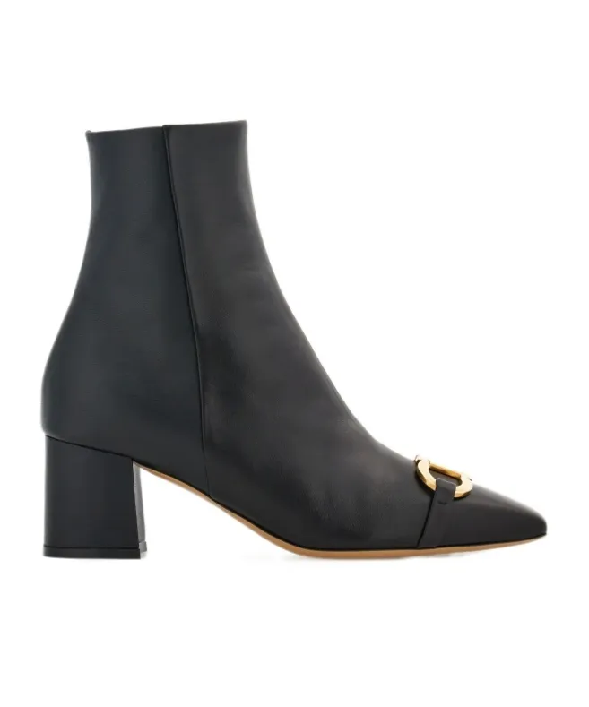 Logo Boots