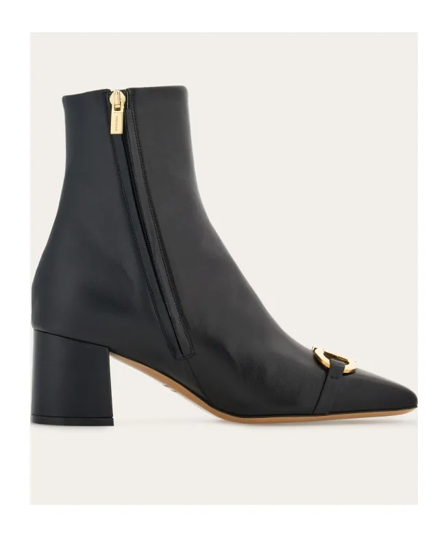 Logo Boots