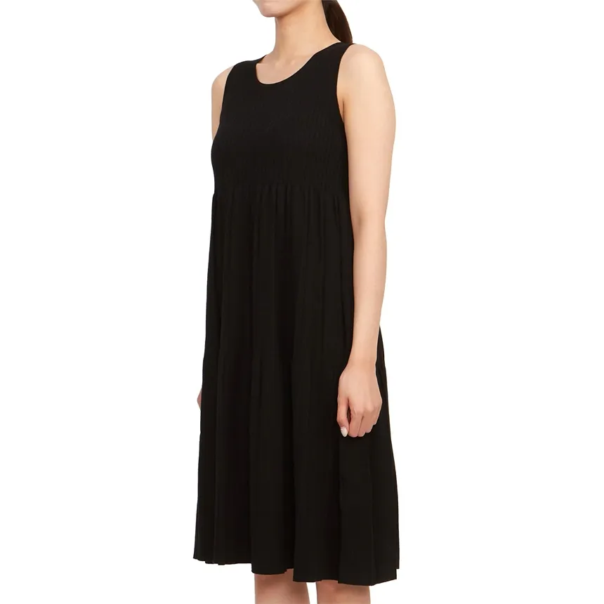 Sleeveless Round-Necked Dress