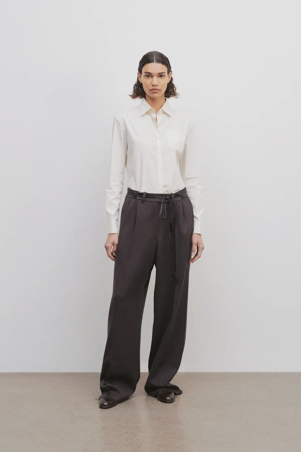 Belt-Loop Wool Casual Pants