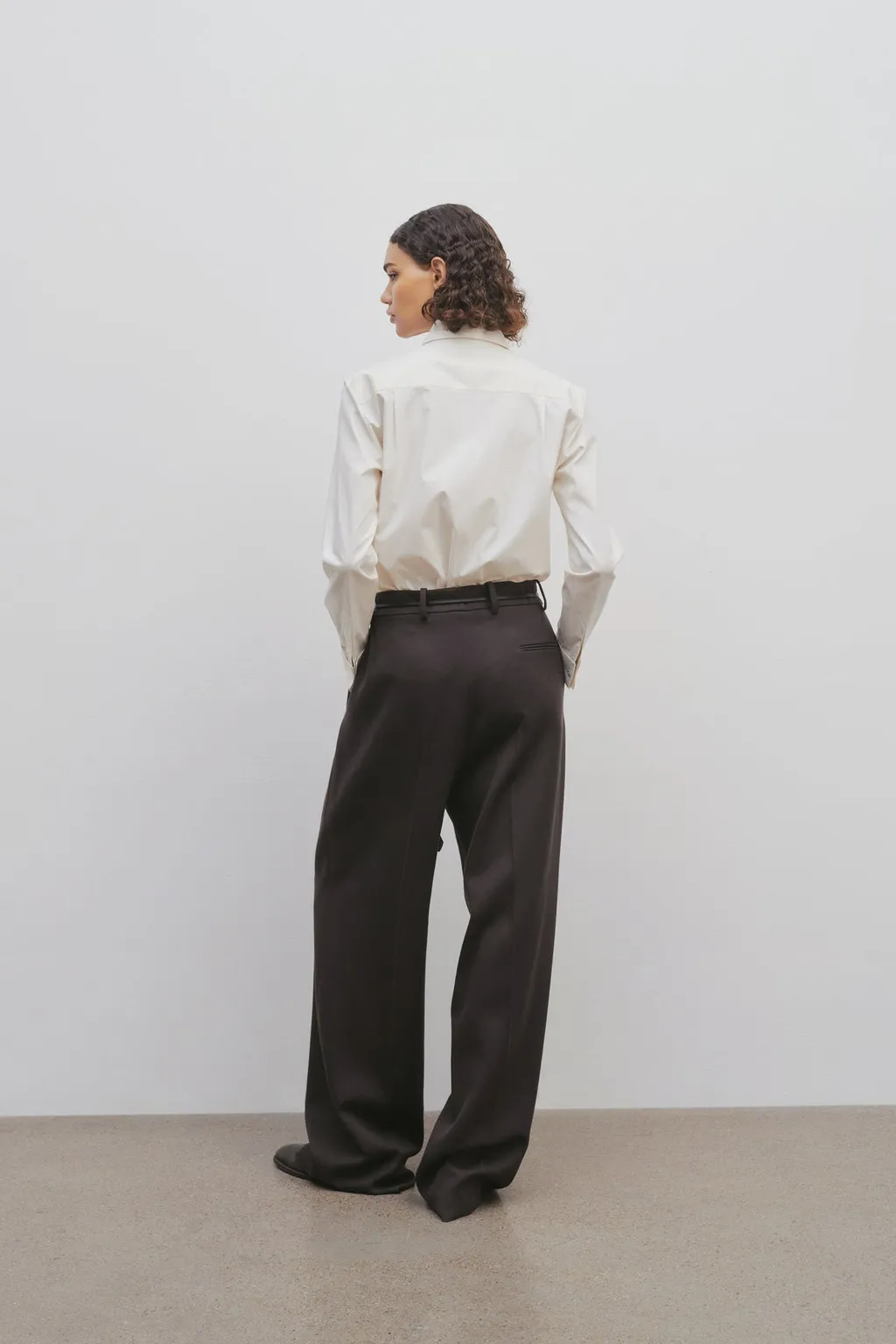 Belt-Loop Wool Casual Pants