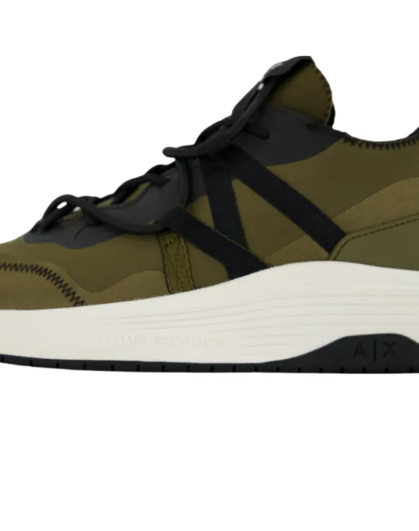 Low-Top Trainers
