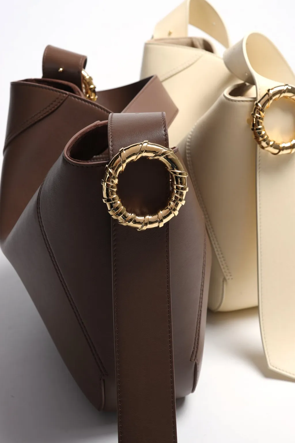 Single Shoulder Bag Without Buckle