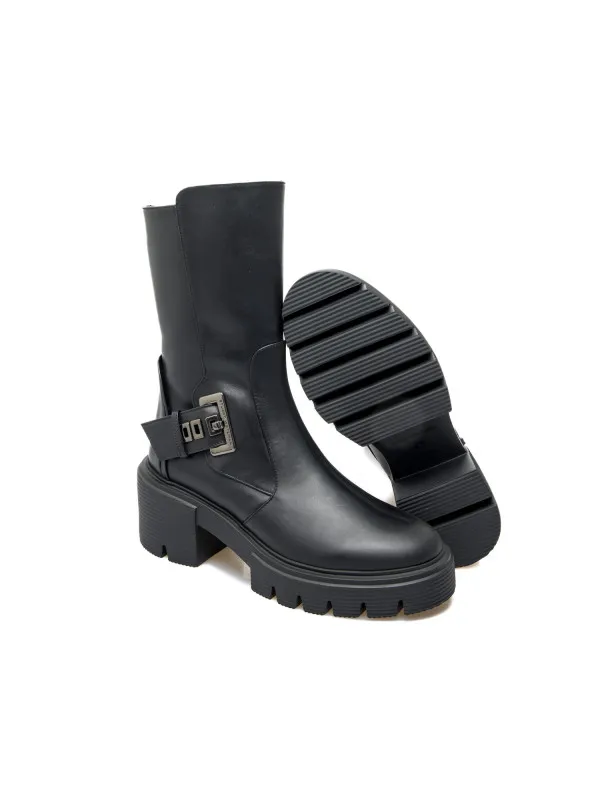 Stuart Weitzman Soho Buckle Detailed Boots