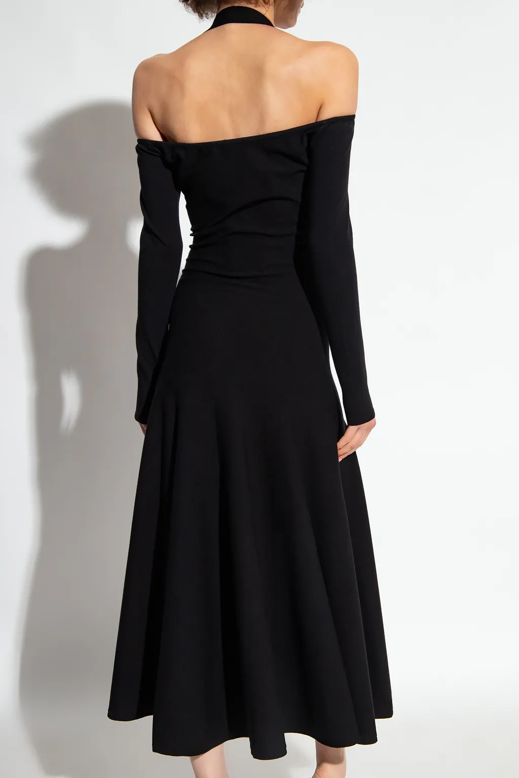 A Shoulder-Length Dress