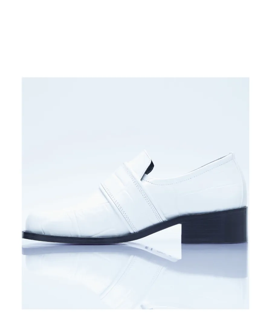 Embossed Round Head Loafers