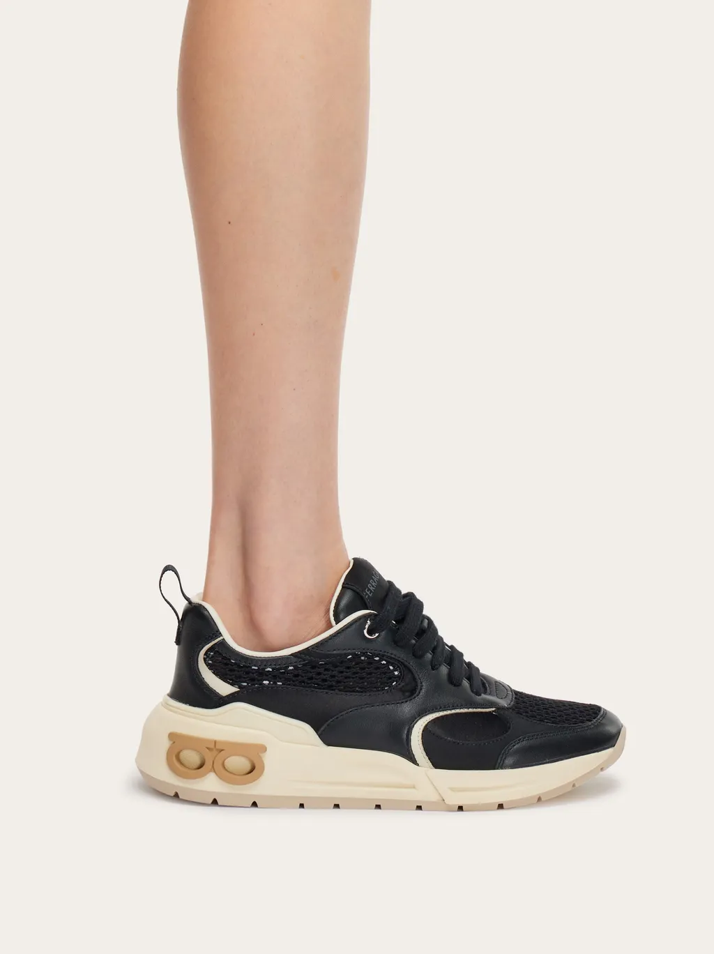 Logo Low-Upper Sports Shoes