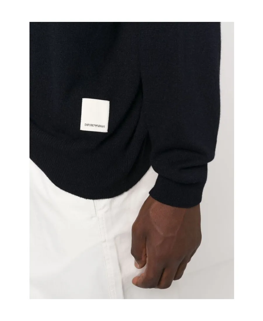 Long-Sleeved Round-Neck Sweater