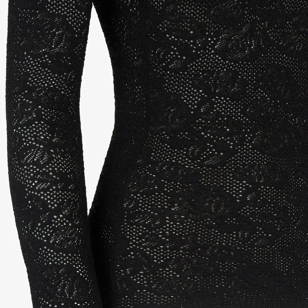 High-Necked Long-Sleeved Sweater