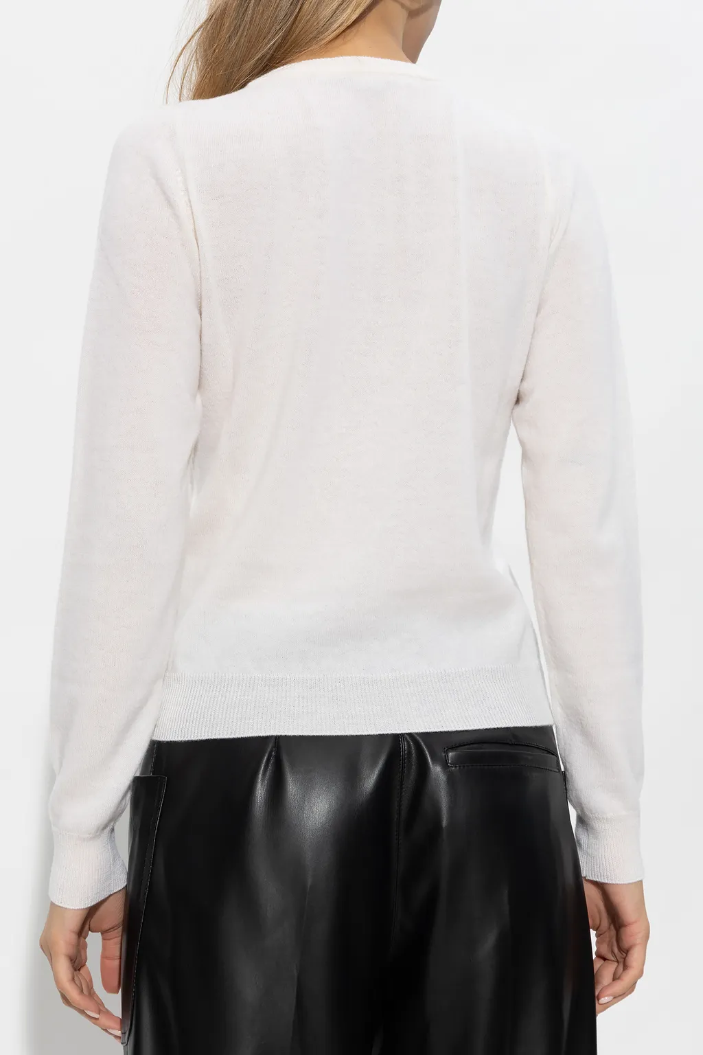 Round Neck Long-Sleeved Sweater