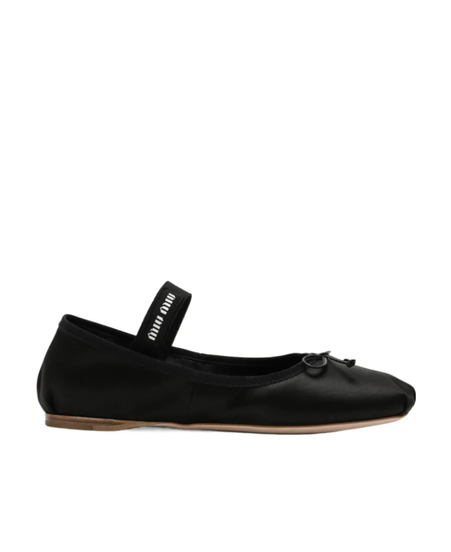 Round Head Logo Ballet Shoes