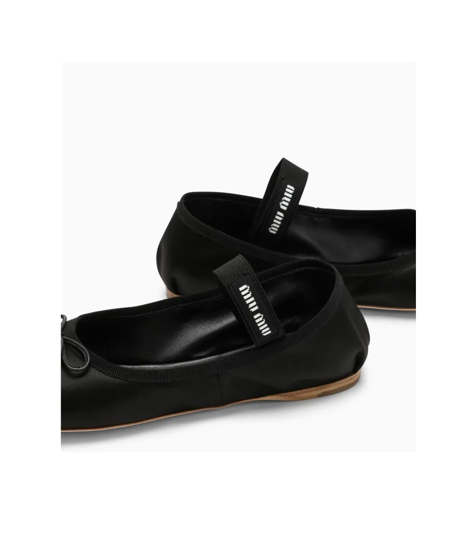 Round Head Logo Ballet Shoes