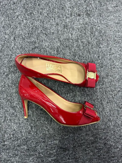 Logo High Heels