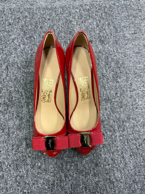 Logo High Heels