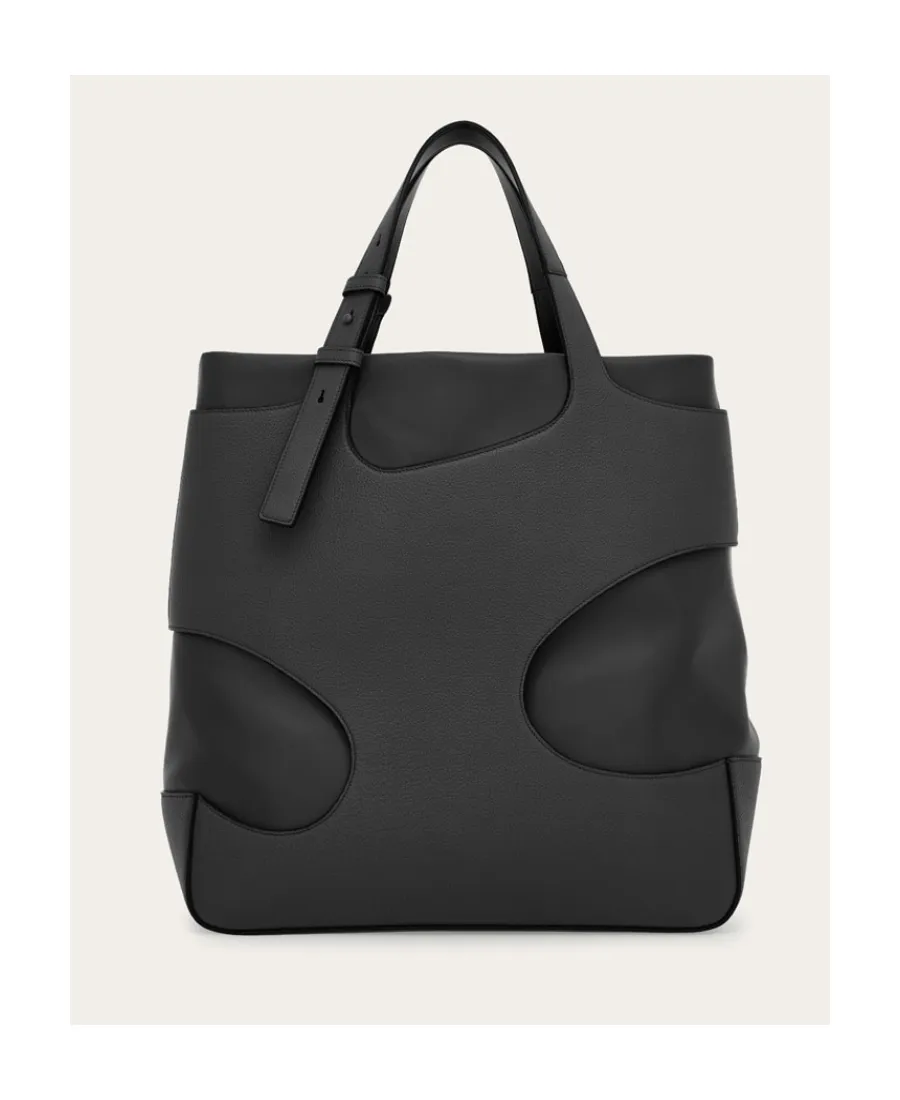 Hollowed-Out Detail Handbag