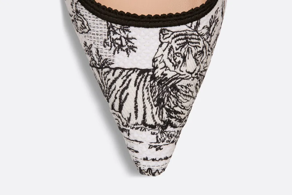 J'adior Slingback Pump