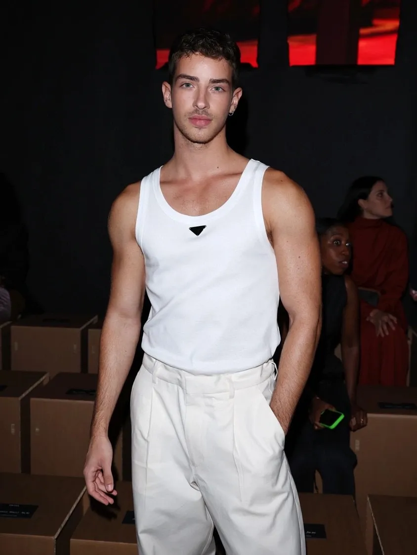 Logo Vest