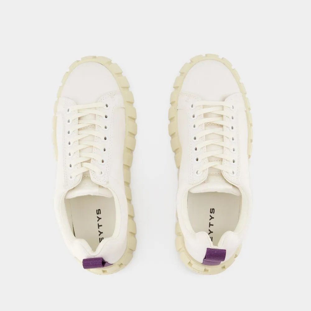 Odessa Low-Top Sneakers