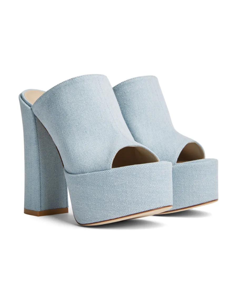 Open Toe Cover Wearing High Heeled Sandals