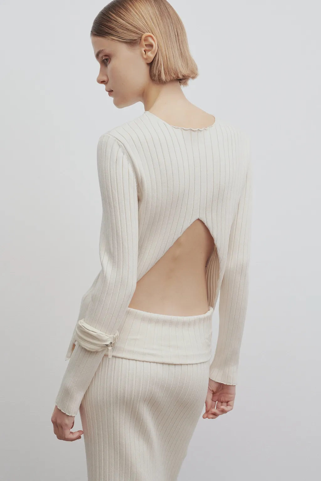 Long-Sleeved Round-Neck Sweater