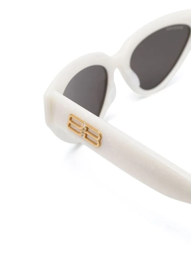 Eyewear Cat-Eye Frame Sunglasses