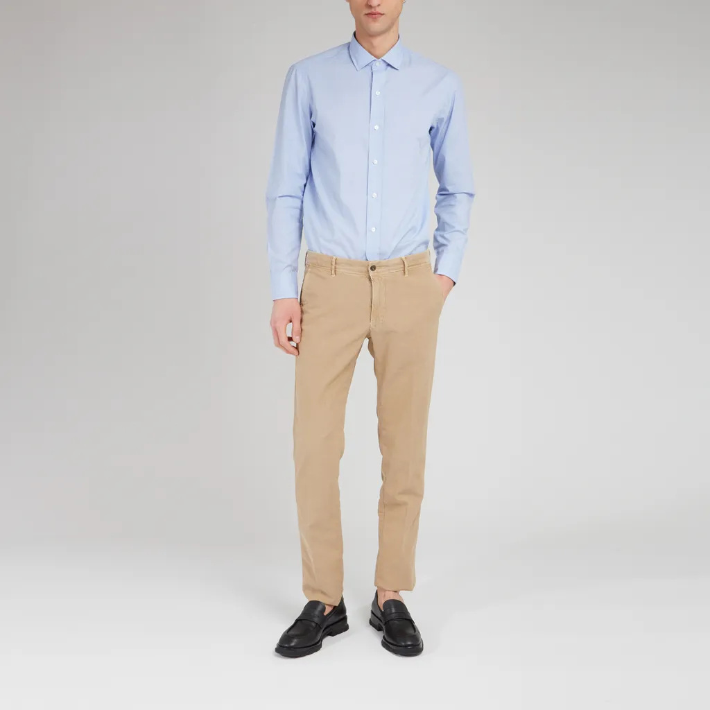 Button-Up Long-Sleeved Shirt