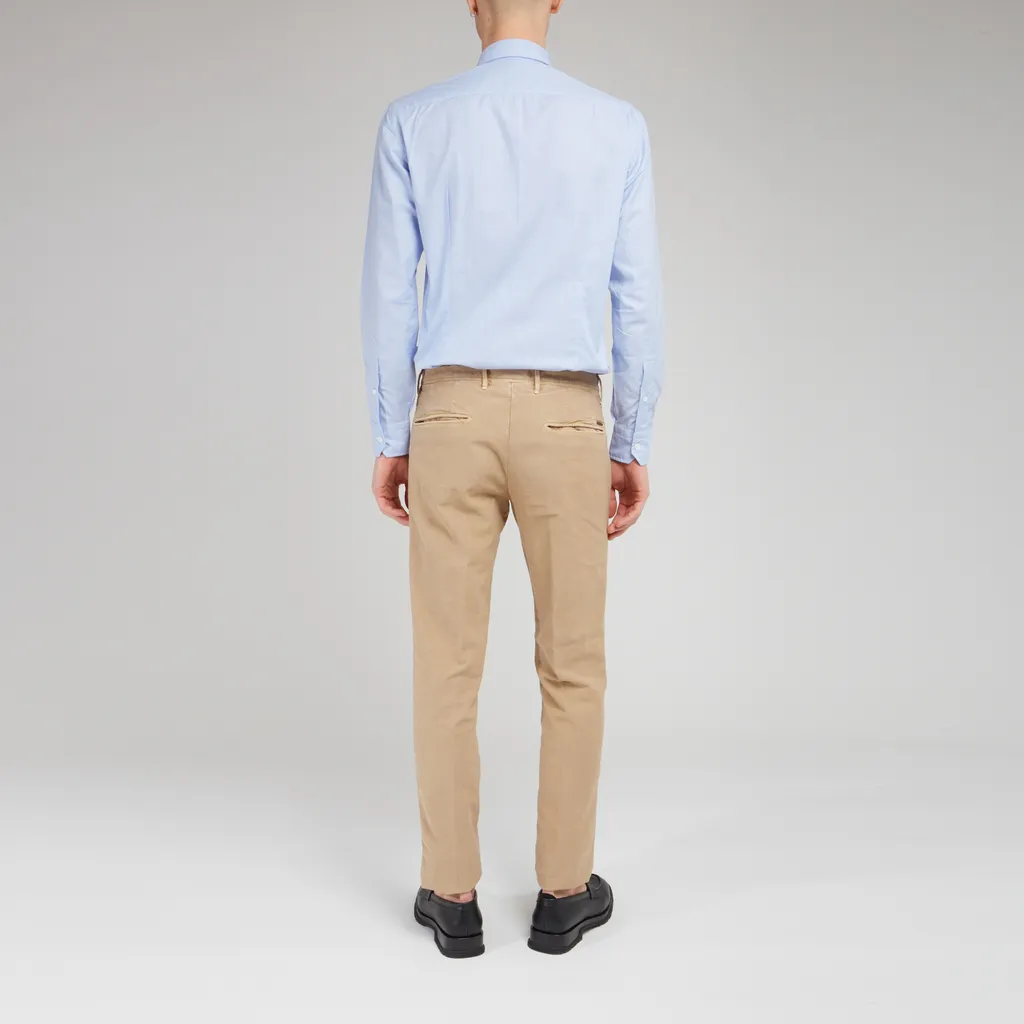 Button-Up Long-Sleeved Shirt