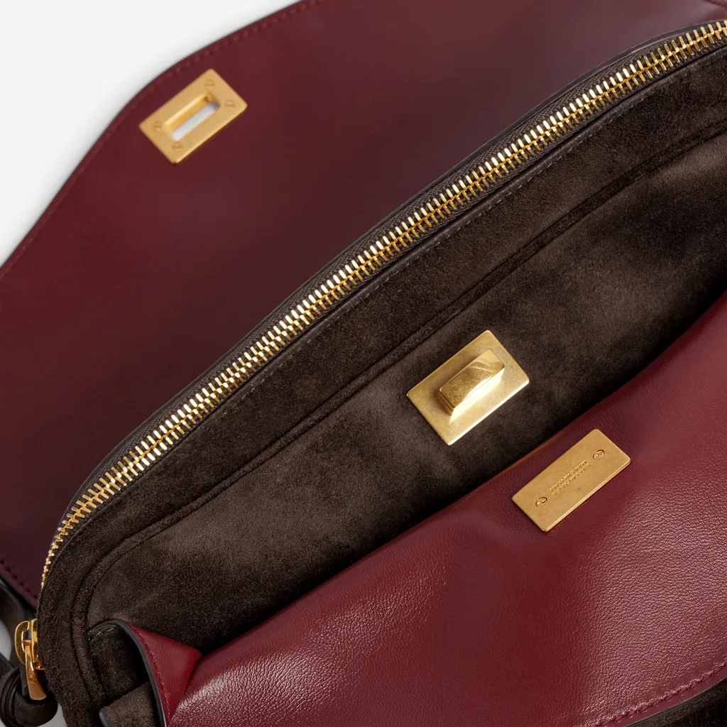 Le 7 Shoulder Bag Medium