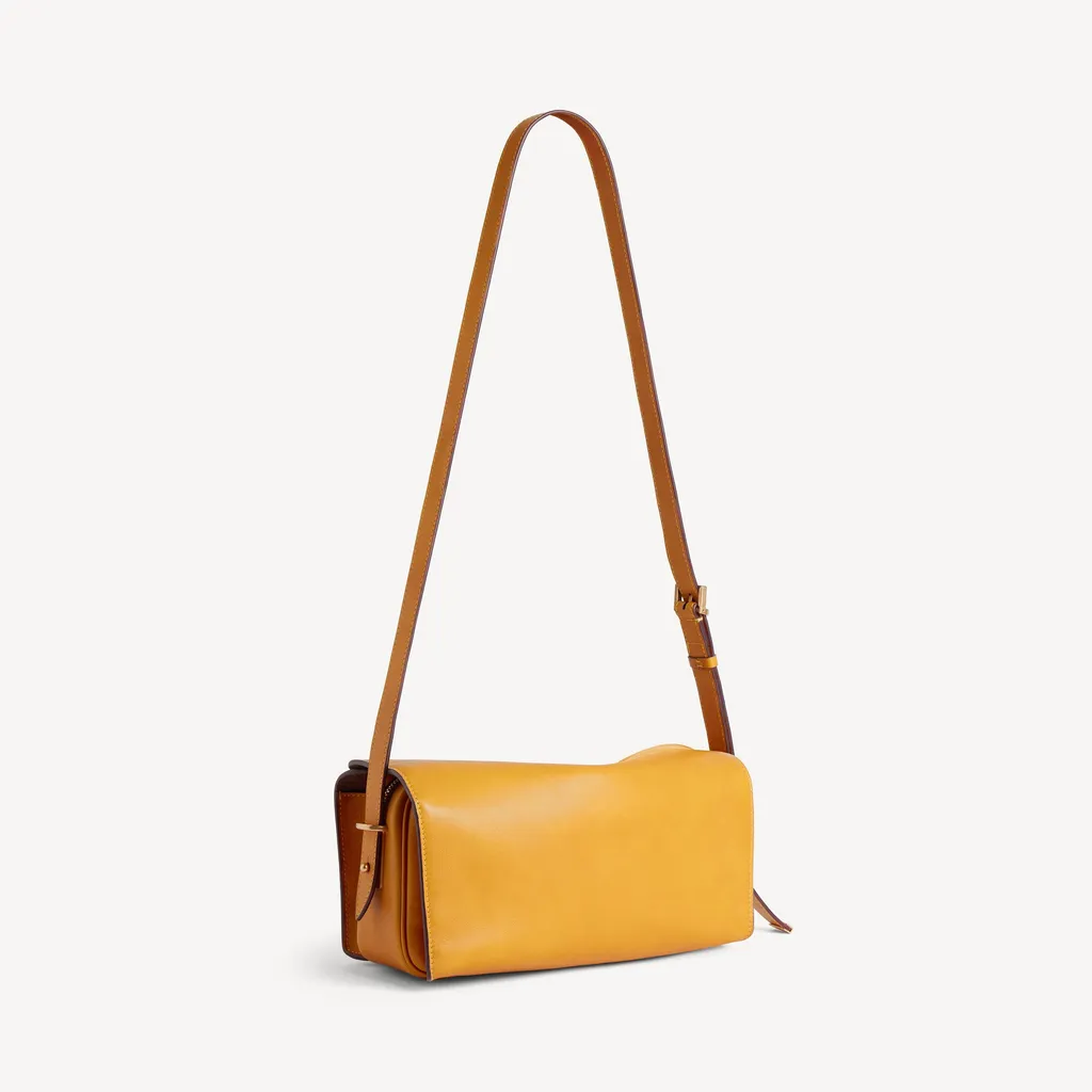 Le 7 Shoulder Bag Medium