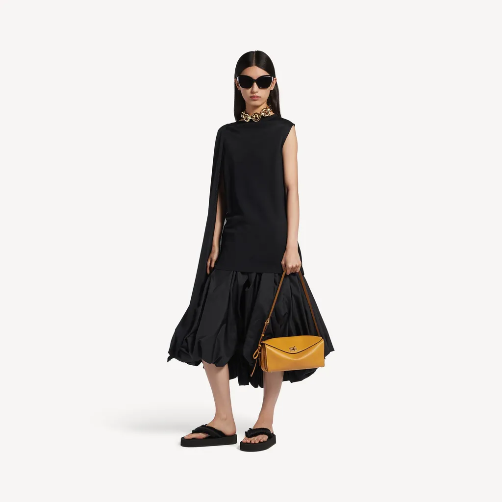 Le 7 Shoulder Bag Medium