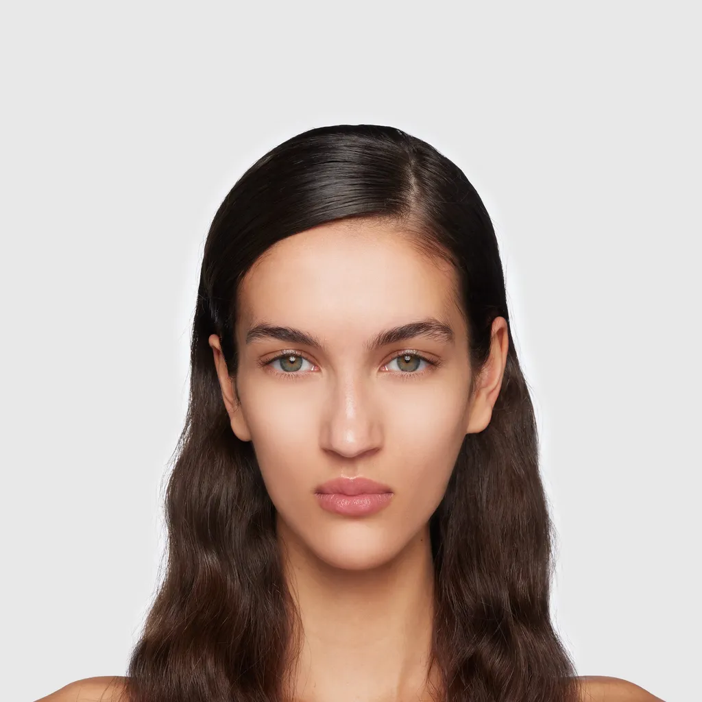 32, Gucci Glow Skin Tint